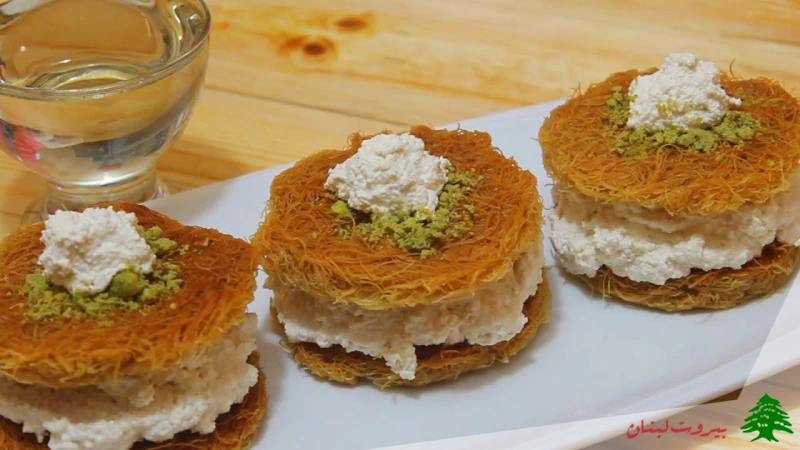 کنافه با پنیر و رشته مخصوص