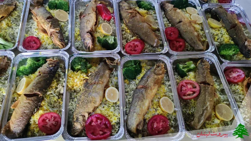 سبزی پلو با ماهی برای ناهار کارمندی