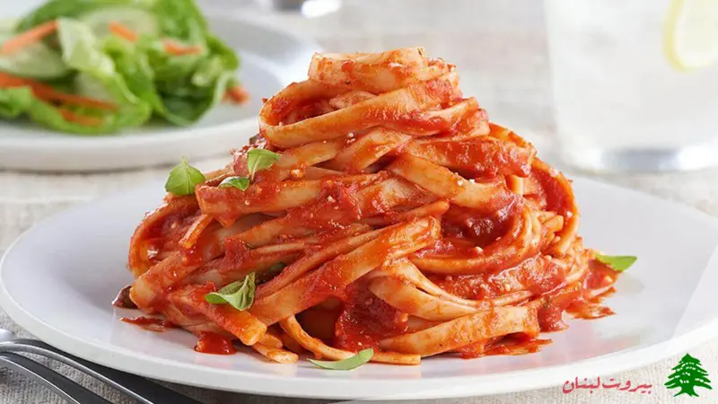 ماکارونی با سس گوجه